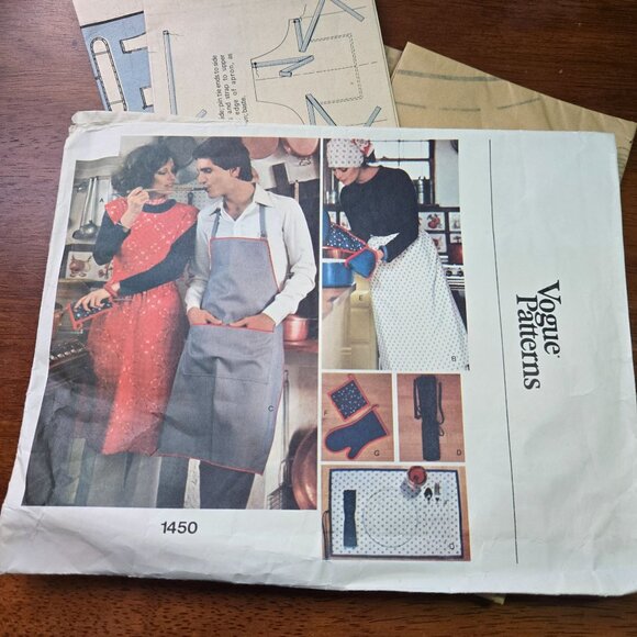 Vogue Patterns 1450 sewing pattern Apron, Placemat, and Potholders UNCUT Medium - Picture 5 of 5
